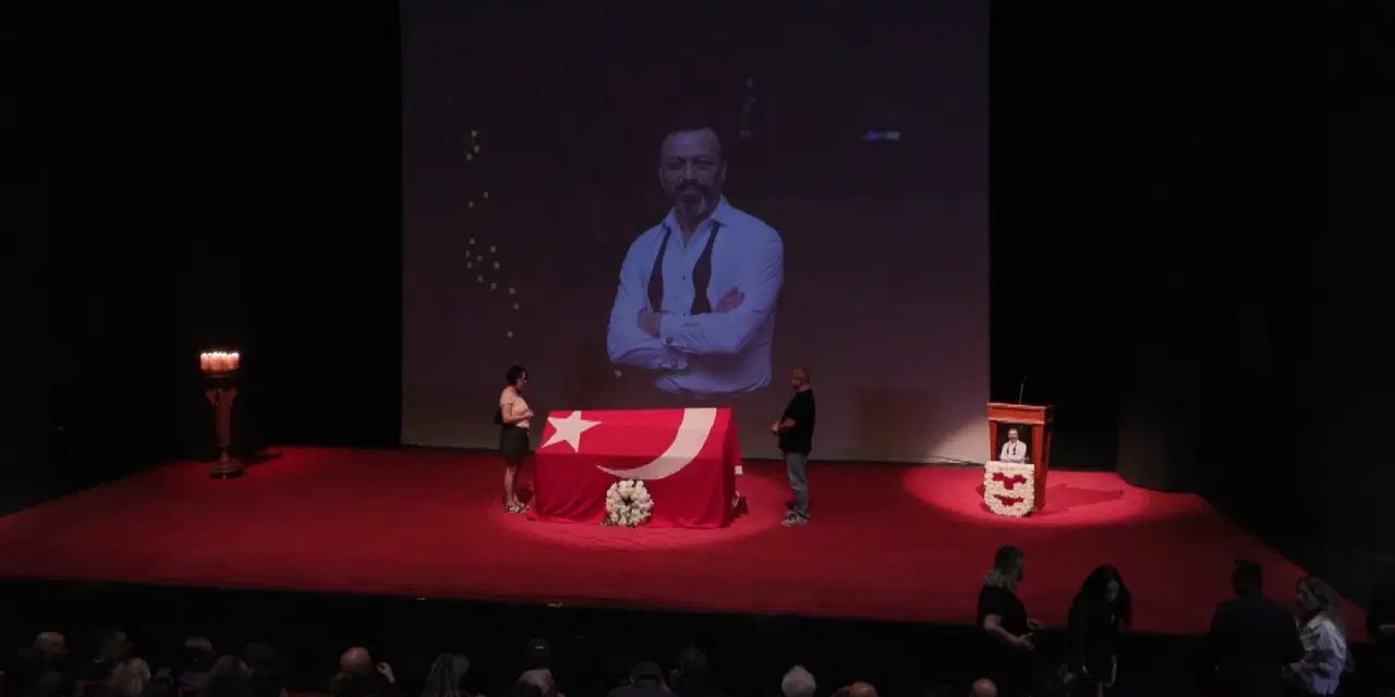 Serhat Kılıç’a Harbiye’de duygusal veda: “30 yıl yetmedi Serhat”