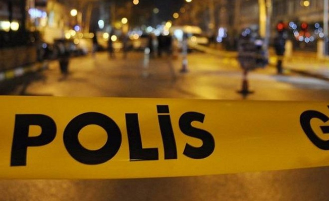 Kimliği belirsiz kişiler taksi durağına silahlarla saldırdı