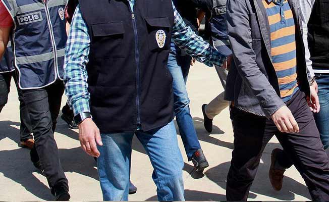 Gaziantep'te 13 kamu görevlisi FETÖ'den tutuklandı