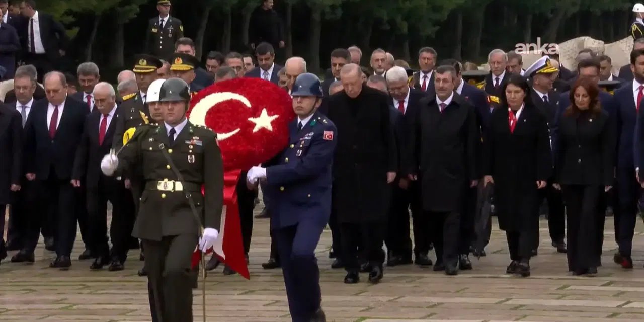 Cumhuriyet'in 103. yılında Anıtkabir'de tören: Siyasi liderler de katıldı