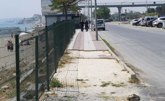 Büyükçekmece'de kaldırım parke taşları çalındı