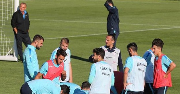 Fatih Terim'den futbolculara görülmemiş tavır!