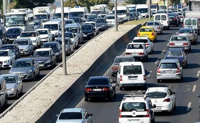 Resmi plakalara ayrıcalık kalkıyor