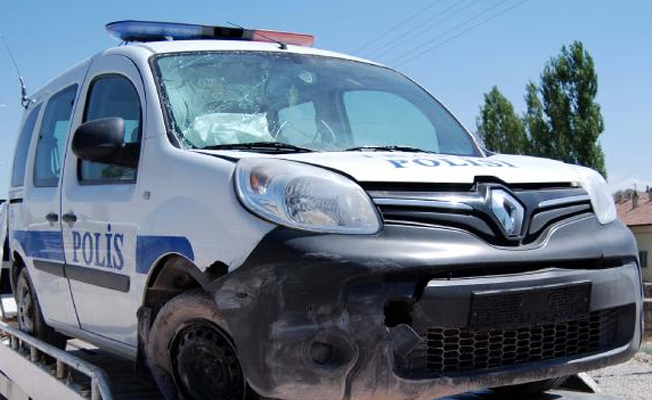 Kırmızı ışık ihlali yapan araçtan polis aracına ateş açıldı!