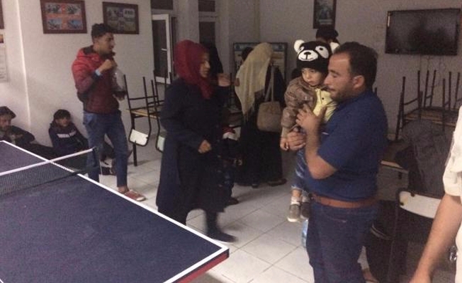 İzmir'de Yunanistan'a geçmek isteyen 19 mülteci yakalandı