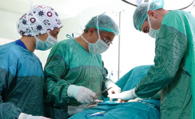 Borcunu ödeyemeyince yüzünü operasyonla değiştirdi