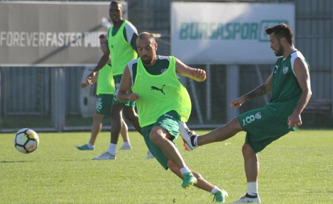 Bursaspor'un yedekleri, as kadroyu yendi