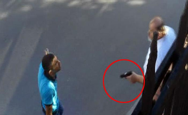 İstanbul'un göbeğinde çatışma; otobüste başlayan tartışma dışarda...