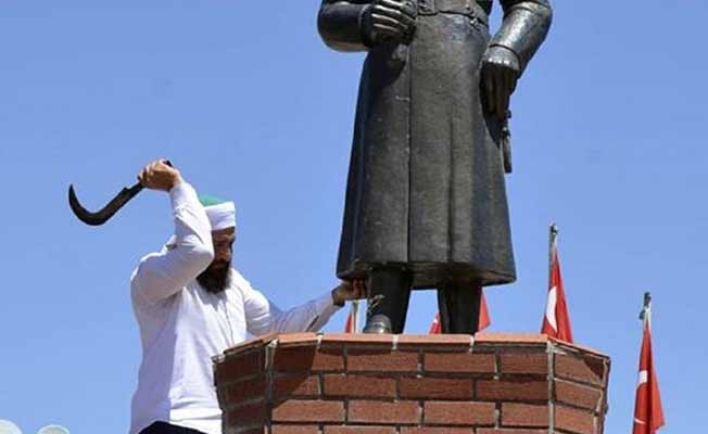 Atatürk büstüne saldıran kişi: Uyuşturucu kullandım