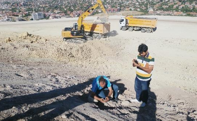 Yol yapılırken 2000 yıllık mezar bulundu