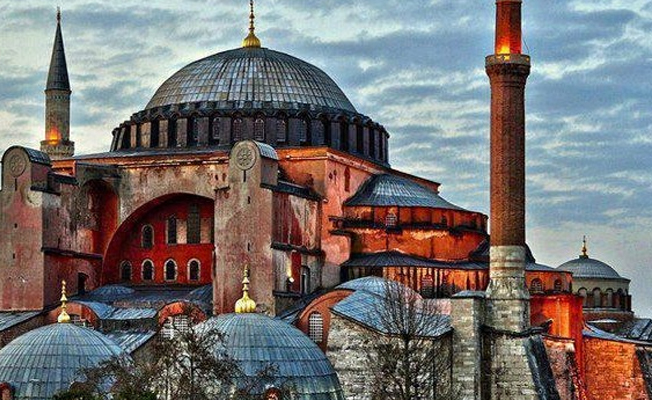 Ayasofya'da Mescid-i Aksa protestosu!