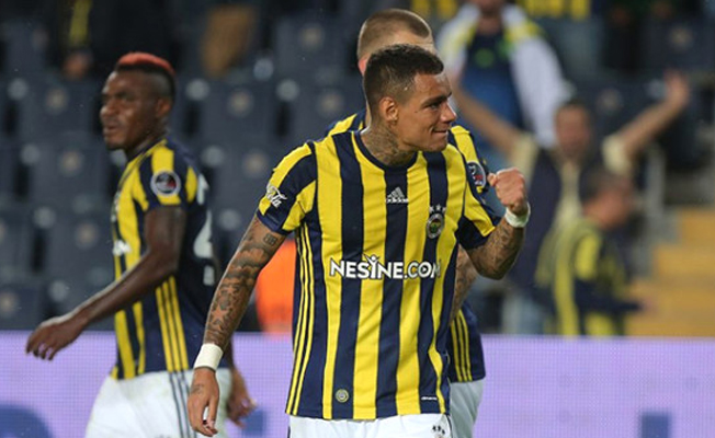 Fenerbahçe'de van der Wiel yeniden affedildi