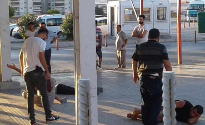 Dolmuş şoförüyle kavga edip, dolmuşların camlarını kırdılar