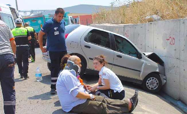 Kavşaktaki kazada 4 kişi yaralandı
