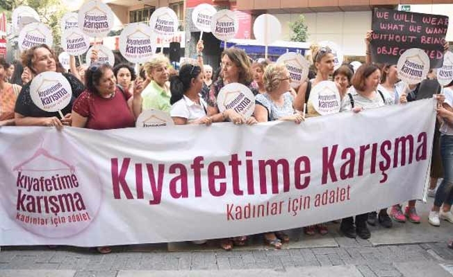 Kadınlardan 'Kıyafetime Karışma' eylemi