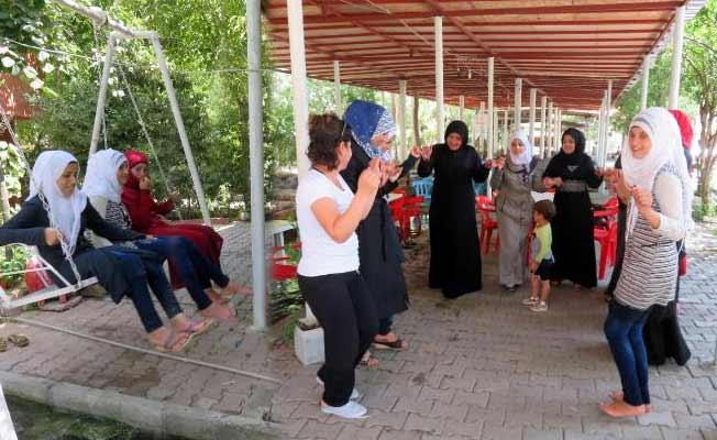 Valilik, Suriyeli mülteciler için piknik düzenledi