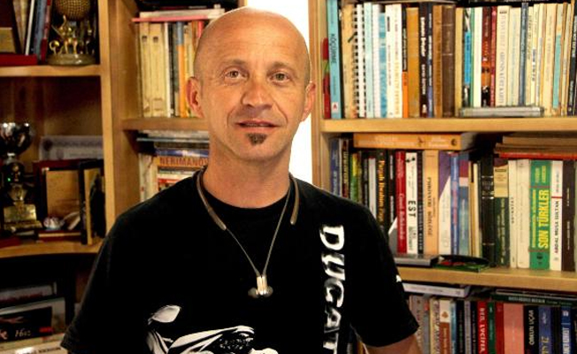 'İlk kez kitap çalan birini görüyorum'