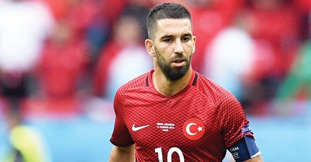 Arda Turan'dan flaş karar
