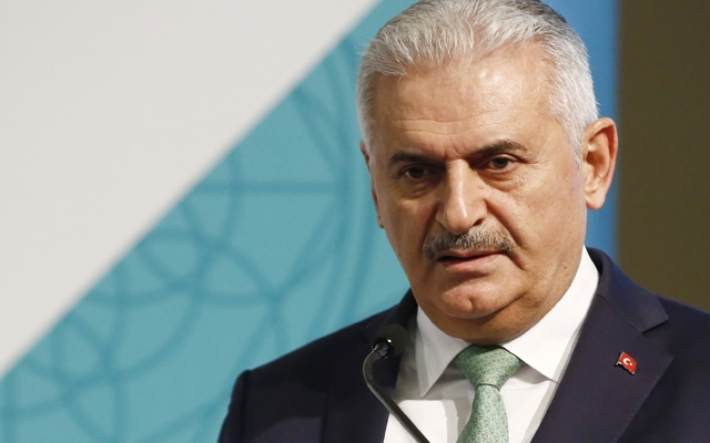 Başbakan'dan gazetecilere: Siz de biraz tatil yapın