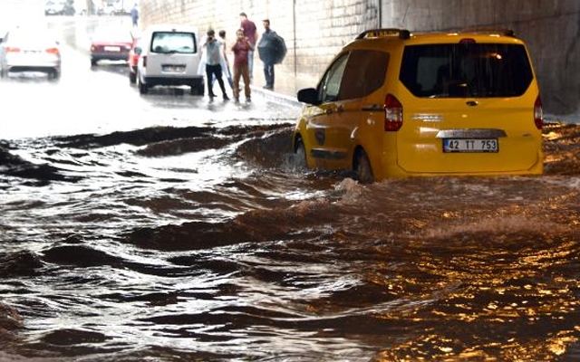 Şiddetli yağmur o şehri etkisi altına aldı