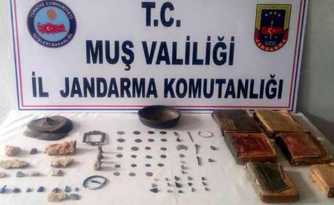 Tarihi eser kaçakçılarına oparasyon: 2 gözaltı