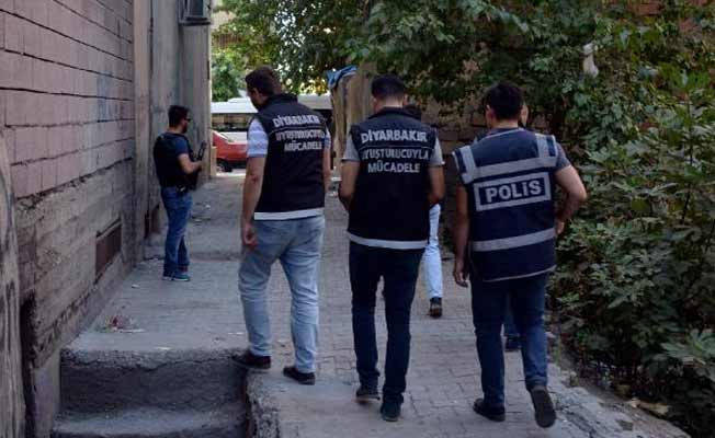 Diyarbakır'da asayiş ve tem polislerinden ortak operasyon!