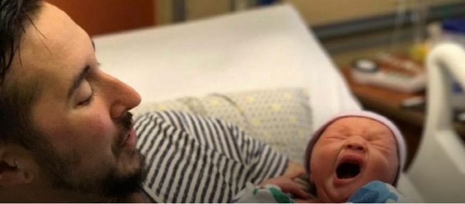 Olmaz denen oldu ABD'de bir erkek doğum yaptı!