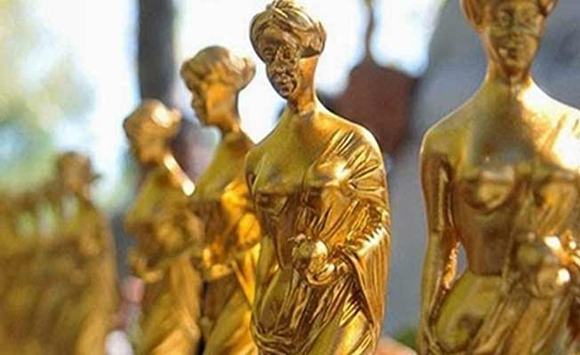 Yönetmen Çelik'ten Antalya Belediye Başkanı'na tepki: 'Tatil köyü kurmakla, film festivali düzenlemeyi bir birine karıştırmayın'