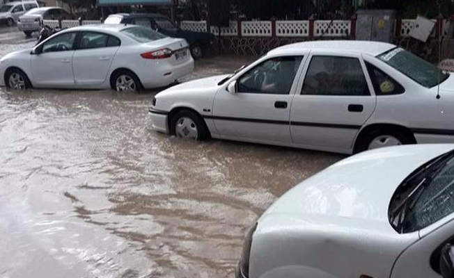 Dolu ve yağmur sele neden oldu!