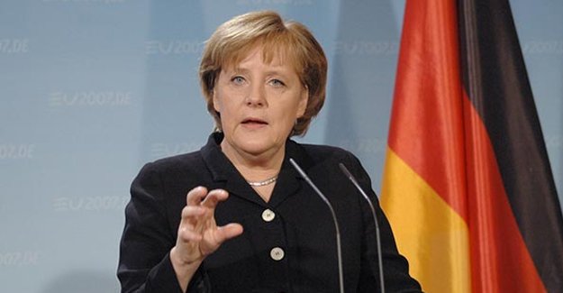 Merkel'den flaş İngiltere açıklaması