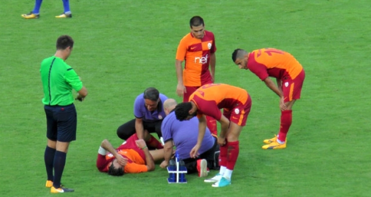 Selçuk İnan, hazırlık maçında sakatlandı!