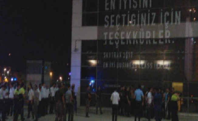 Sabiha Gökçen Havalimanı'ında yolcu kapma kavgası: 5 Yaralı