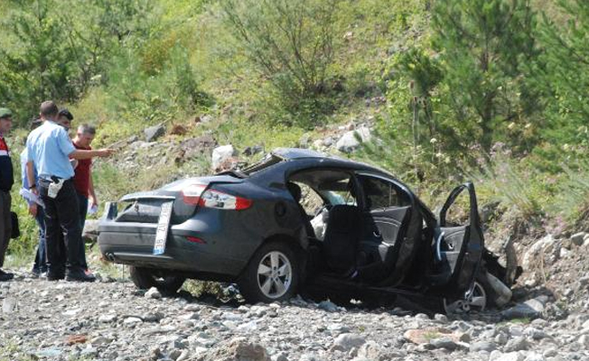 Kız istemeye giden uzman çavuş kaza yaptı: 3 ölü, 3 yaralı
