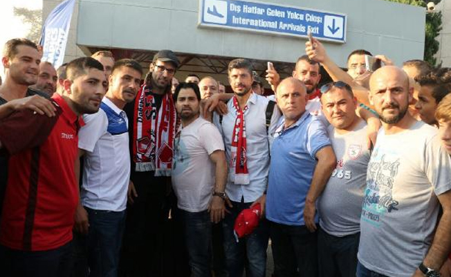 Yunan oyuncular coşkuyla karşılandı!