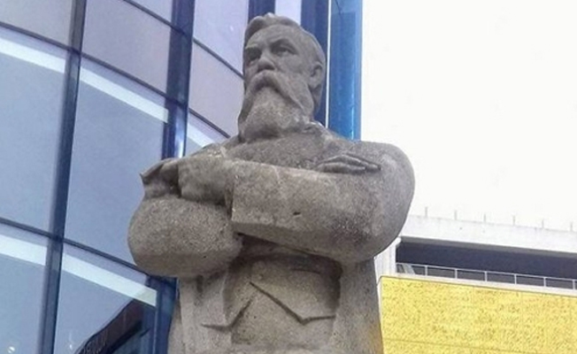 Sosyalist felsefenin kuruculuğunu yapan Friedrich Engels’in heykeli dikildi