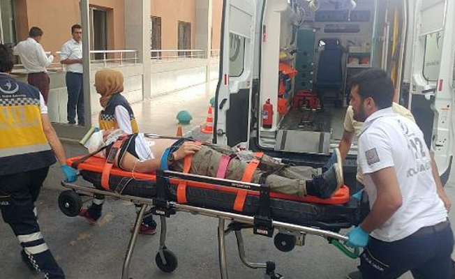 FETÖ şüphelisini Ankara’ya götüren polis aracı kaza yaptı!
