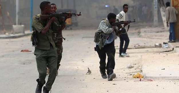 Somali'de otele kanlı baskın