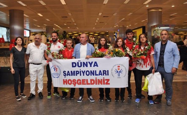 Atletizm Milli Takımı Türkiye'ye döndü!