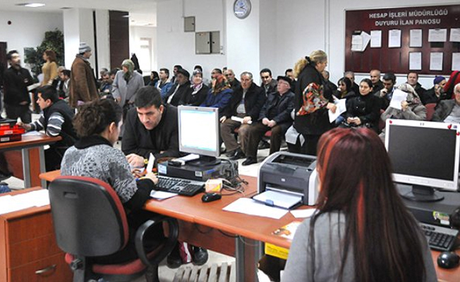 Maliye Bakanı'ndan yüz binlerce taşeron işçiye kötü haber