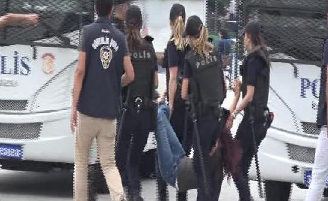 İstanbul Adalet Sarayı önünde bir kadın gözaltına alındı!