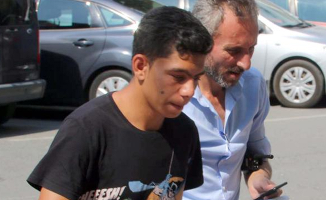 Arkadaşlarını bıçakla yaraladı, 'Sarhoştum hatırlamıyorum' dedi!