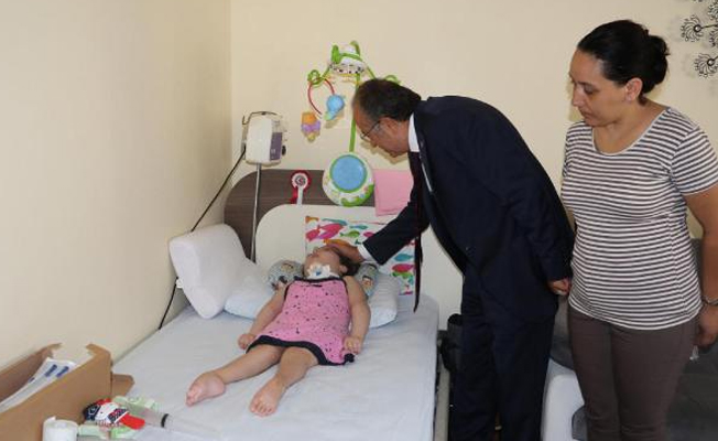 Beyin hücreleri zarar gören minik Beyza'ya yardım eli uzatıldı!
