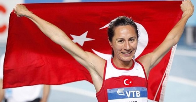 Aslı Çakır Alptekin pistlere dönüyor