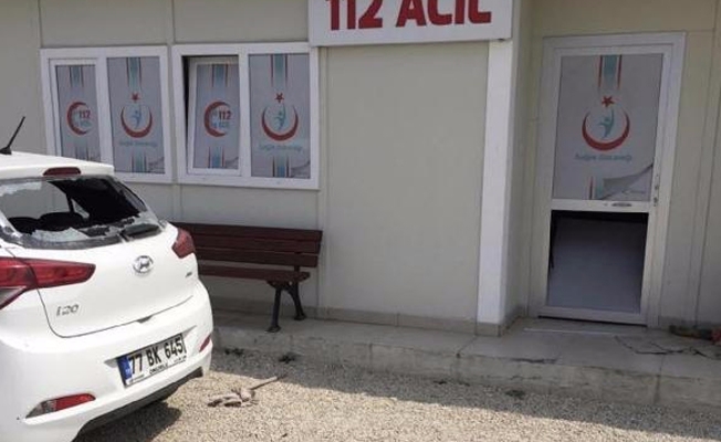 112 çalışanlarını dövdüler!
