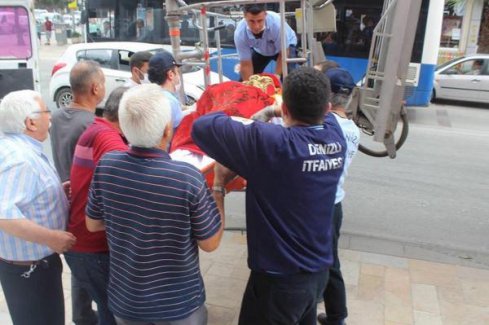 115 kiloluk kadının cenazesini evden itfaiye çıkardı