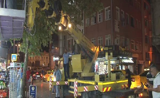 Gece yarısı "Led Işıklı Tabela" operasyonu 