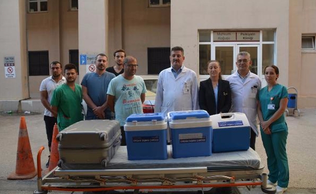 84 yaşındaki kadının böbrekleri umut oldu