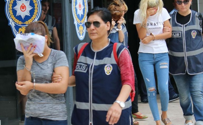 Zorla fuhuş yaptıracakları kadınları ruletle seçmişler!