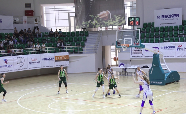 Bornova futbolda Fenerbahçe, basketbolda Galatasaray’ı ağırlıyor