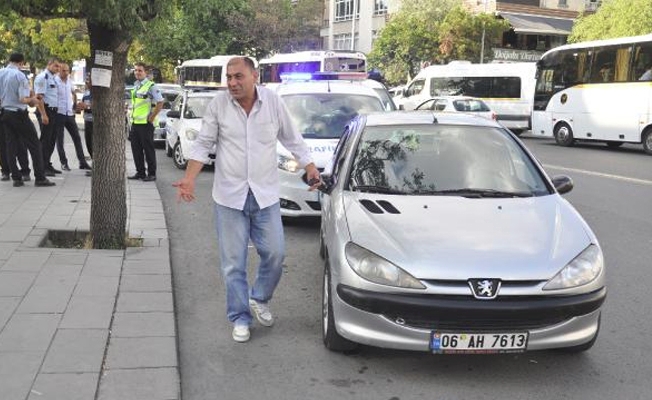 Alkollü sürücü Cumhuriyet Savcısı'nın aracına çarptı